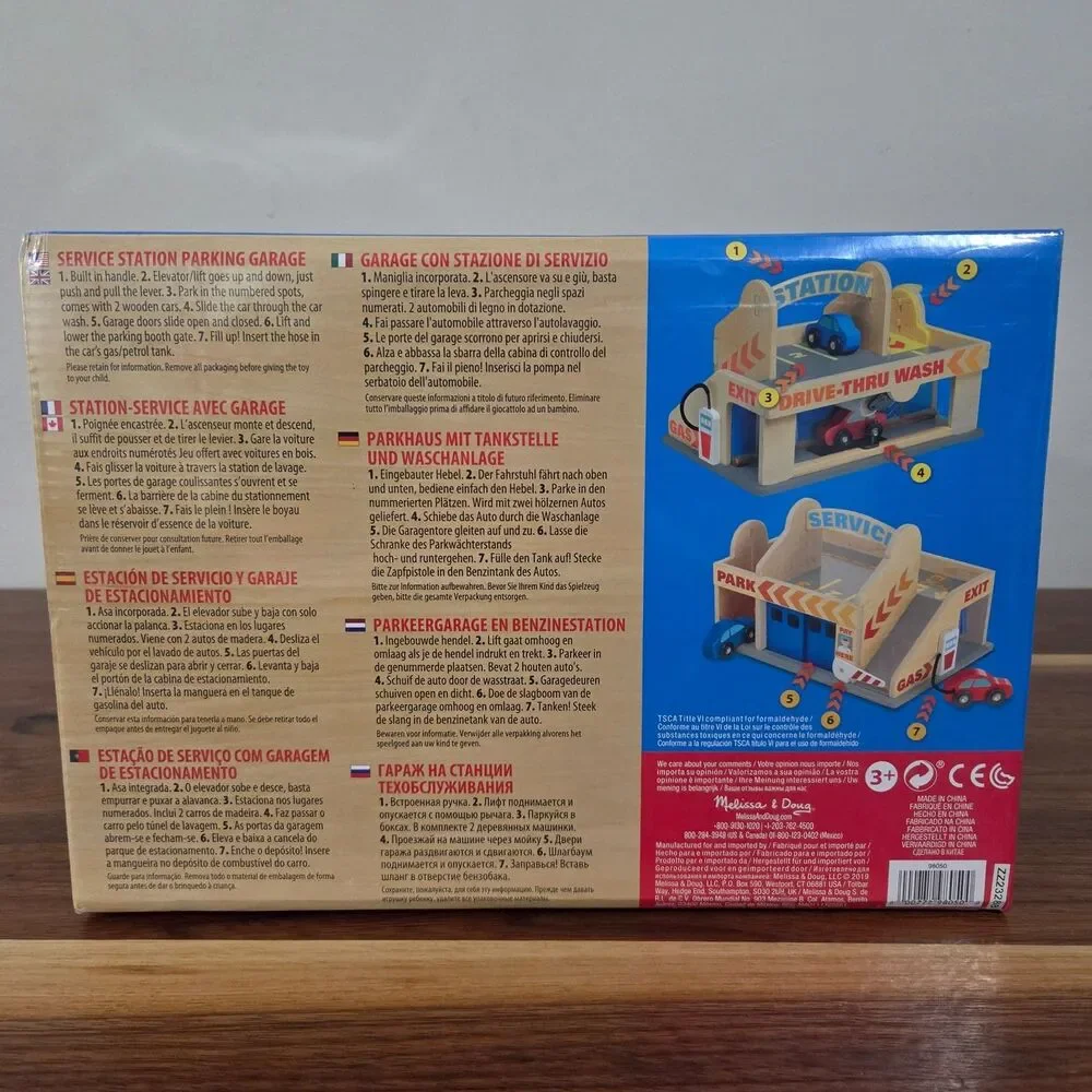 Melissa & Doug Service Station Parking Garage Car Wash Wood Toy 2 Wooden Cars